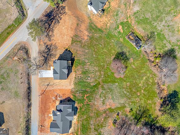 3rd image of 33 Webb Road Ext