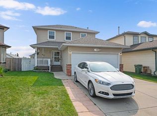 18 W Big Springs Hl SE, Airdrie, AB T4A 1M9