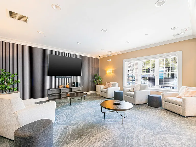 Axis at Lakeshore — Photo 41