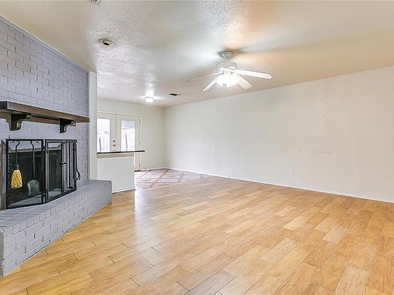 5th image of 400 Cole Ave