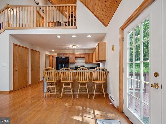 5th image of 146 Cedar Hill Dr