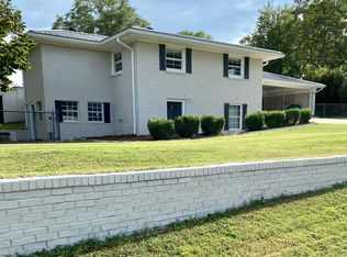 261 6th Ave, Winder, GA 30680