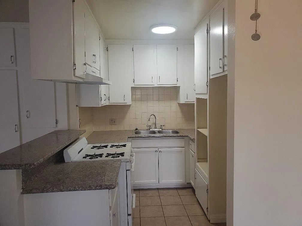2 bed, 800 sqft, $2,295 — Photo 3
