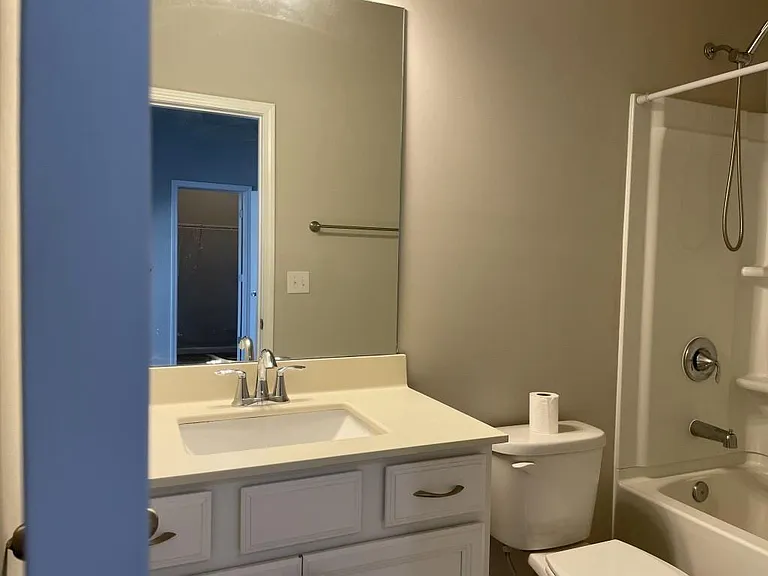 2415 Matlin Way — Photo 24