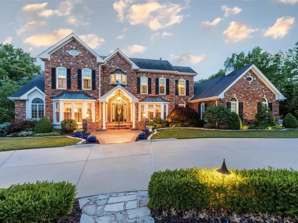 9101 Fox Bridge Dr, Saint Louis, MO 63127