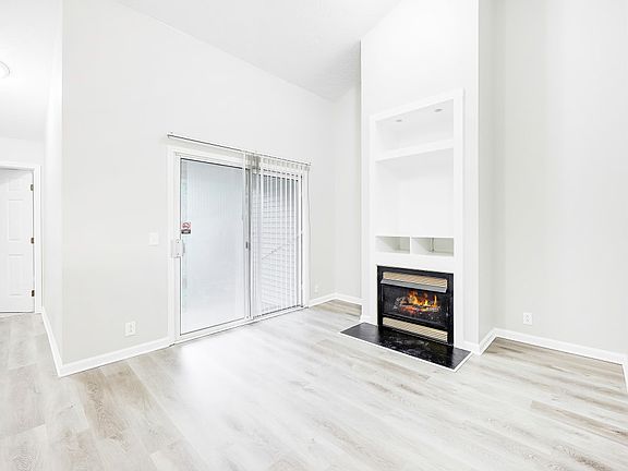 4th image of 610 Brentmeadow Cir