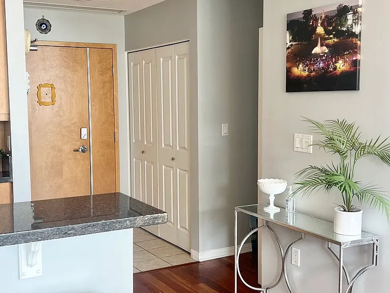 850 Beech St #1002 — Photo 10
