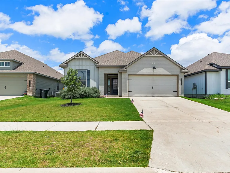 920 James Parker Cir — Photo 1