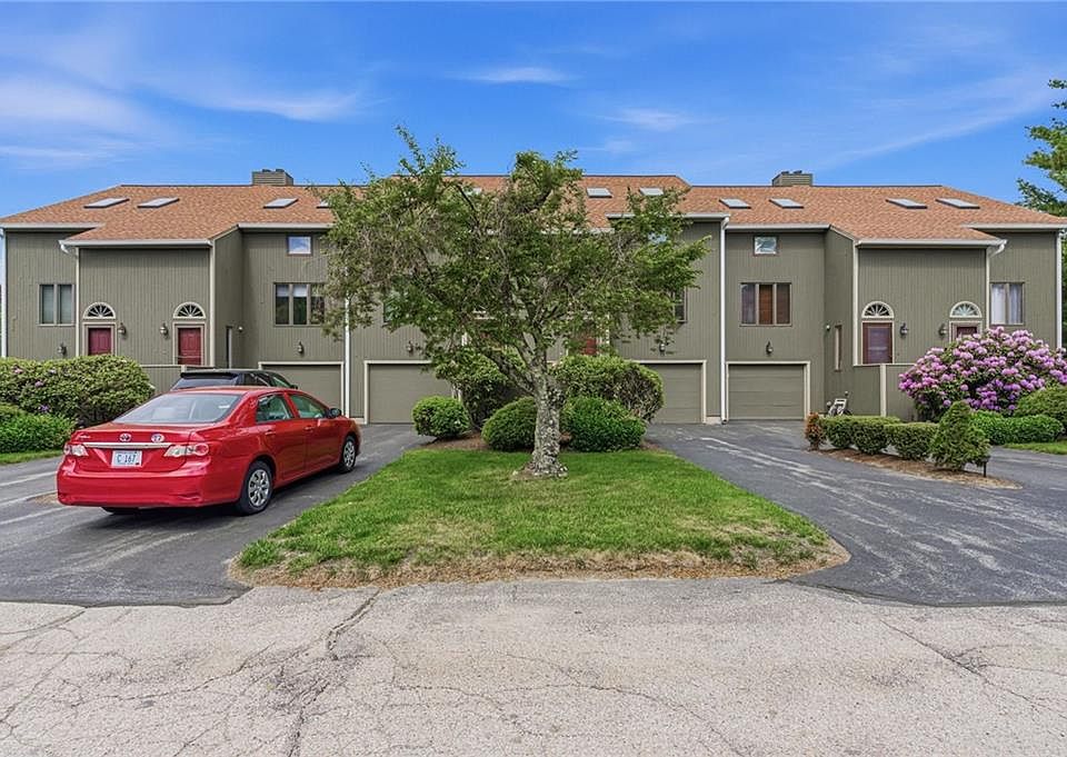 1st image of 9 Tamarac Dr #D