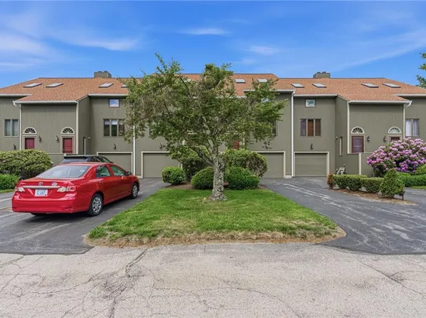 9 Tamarac Dr #D, Smithfield, RI 02828