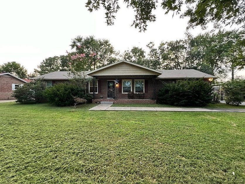 1st image of 6249 Lee Ave