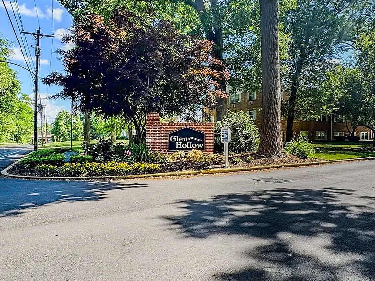 Glen Hollow — Photo 12