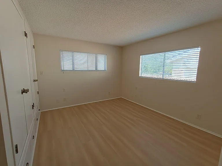 4227 W 133rd St #B — Photo 2