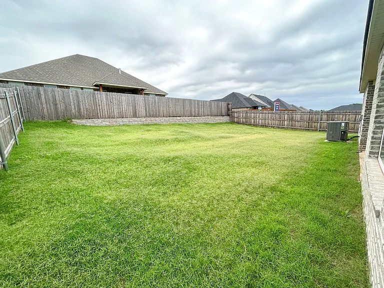 6217 Bradford Pear Ln — Photo 22