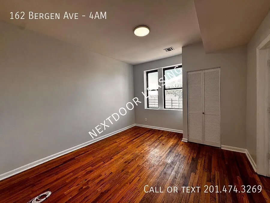 162 Bergen Ave — Photo 4