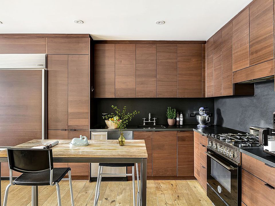 2nd image of 540 W 28th St APT 8B