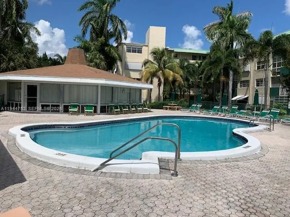 1333 E Hallandale Beach Blvd APT 131, Hallandale Beach, FL 33009