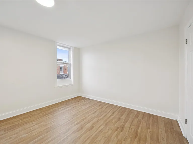 42 N Lindenwood St — Photo 11