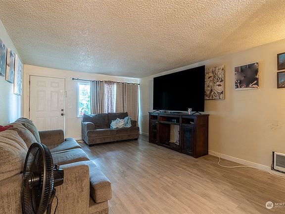 5th image of 2206 O Street NE