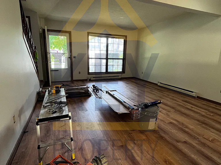 493 Hollenbeck St — Photo 2