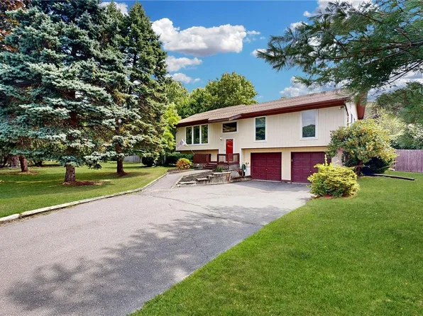 15 Harmony Street, Manorville, NY 11949