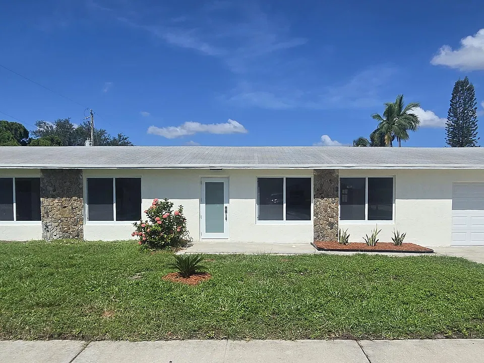 303 SW 33rd Ter