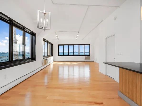 10 Bay Street Landing image 15 of 30