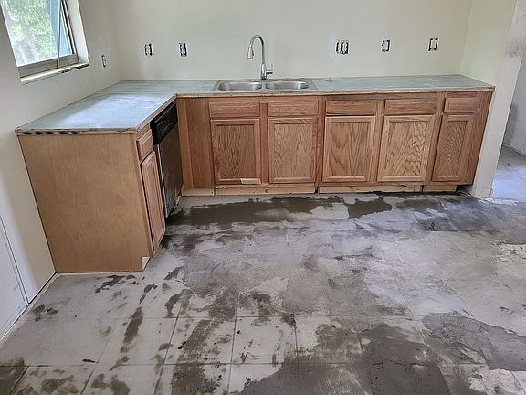 5th image of 7912 Delaroche Dr