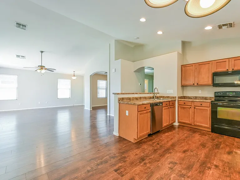 3854 W Carlos Ln — Photo 6