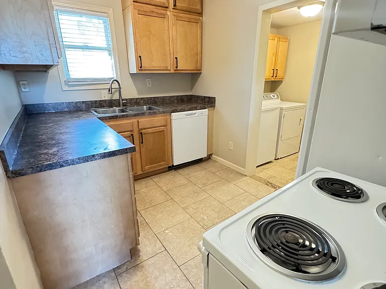 2344 Dudley St — Photo 7