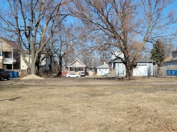 330 154th Pl, Calumet City, IL 60409