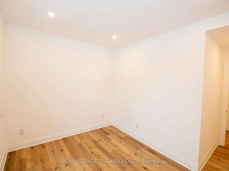425 Dundas St #201 — Photo 17