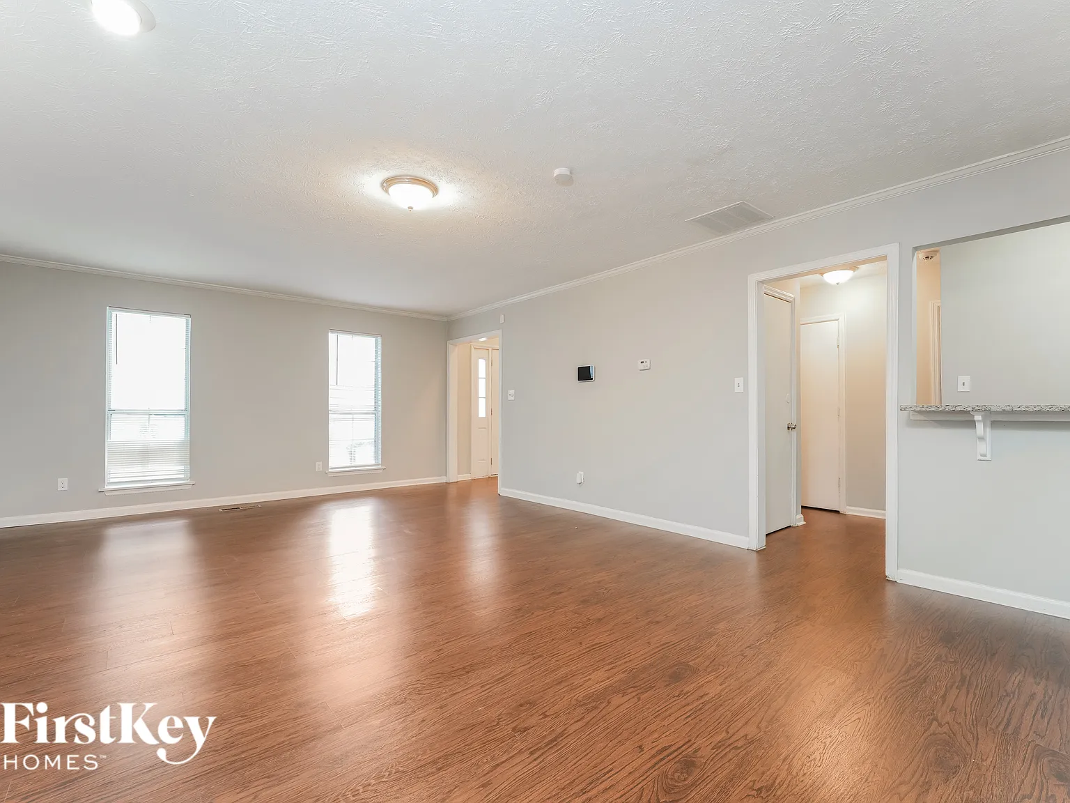 3 bed, 2.5 bath, 1956 sqft, $2,140 — Photo 3