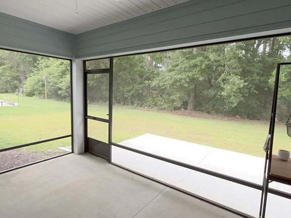 4th image of 158 Verano St