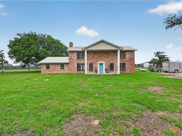 6072 County Road 122, Hallettsville, TX 77964