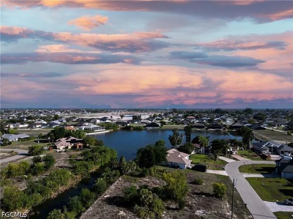 138 SW 9th Pl, Cape Coral, FL 33991