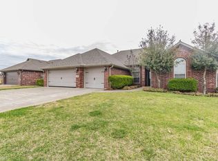 1040 Walker St, Centerton, AR 72719