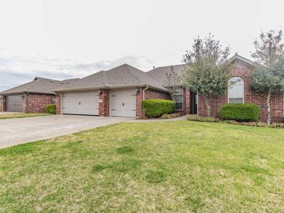 1040 Walker St, Centerton, AR, 72719