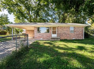 605 8th Ave, Gravette, AR 72736