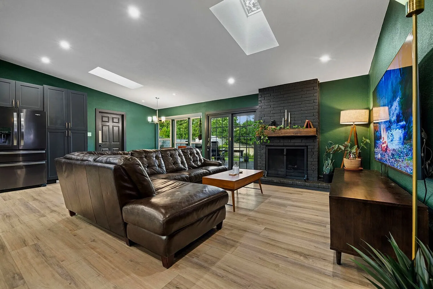 4 bed, 2.0 bath, $14,044 — Photo 3
