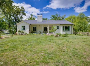 911 Woodland Ave, Johnson City, TN 37601