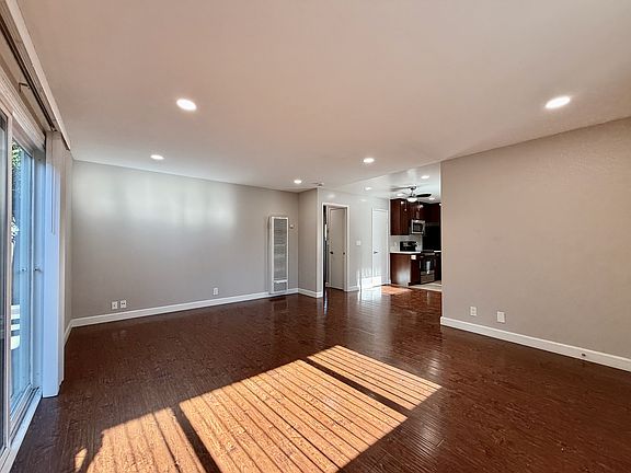3rd image of 1588 Ontario Dr APT 3