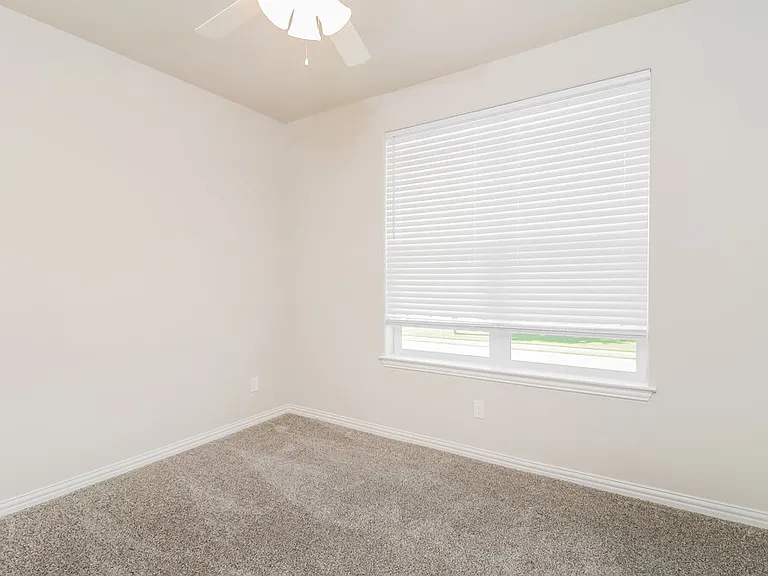 1213 Summerset Ln — Photo 14