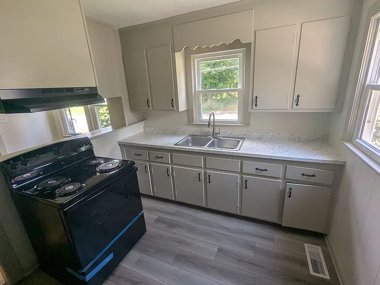 1316 Kicker Rd — Photo 4