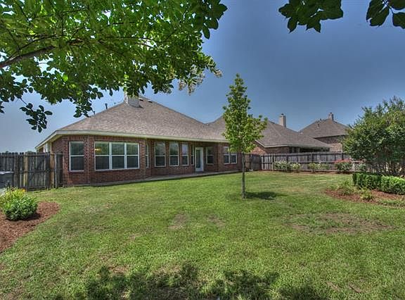 4th image of 1306 Lake Trl