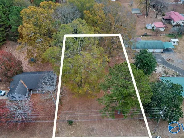 2 Woods Cove Rd, Scottsboro, AL 35768