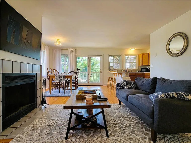 9 1/2 Narragansett Ave #3 — Photo 3