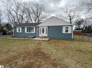 5772 Oak St, Oscoda, MI 48750