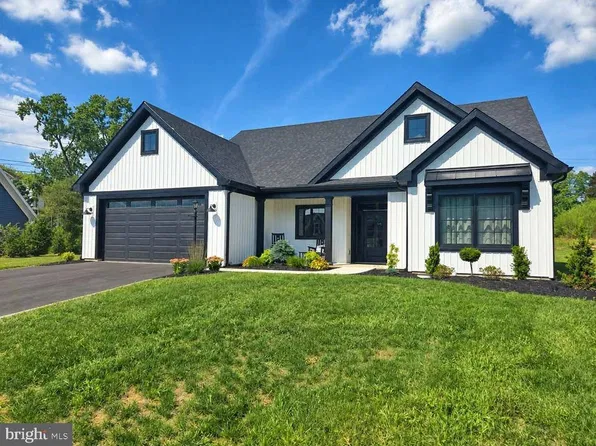 1002 Allwein Dr, Lebanon, PA 17042