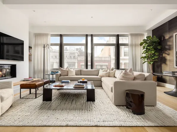 72 Mercer St APT 5W, New York, NY 10012